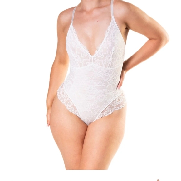 Lace White Bodysuit - Picture 2 of 2